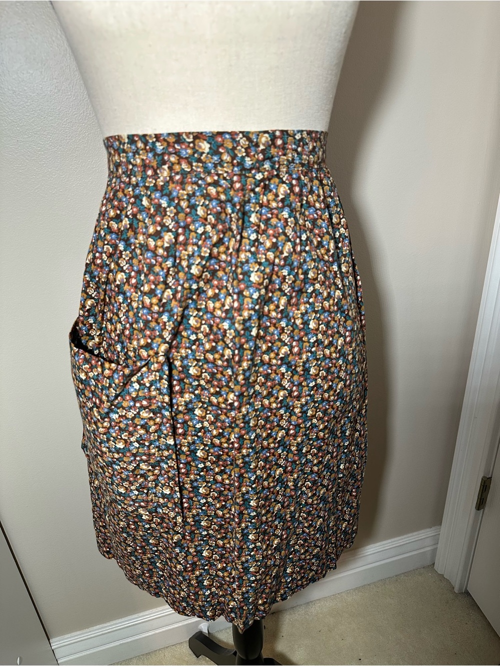 VTG Hand Sewn Brown Floral 1/2 Apron 1 Pocket Pleated Made By A Real Grandma